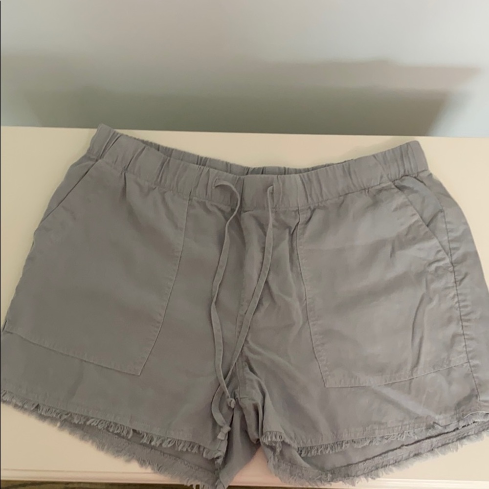 Bella Dahl gray linen shorts